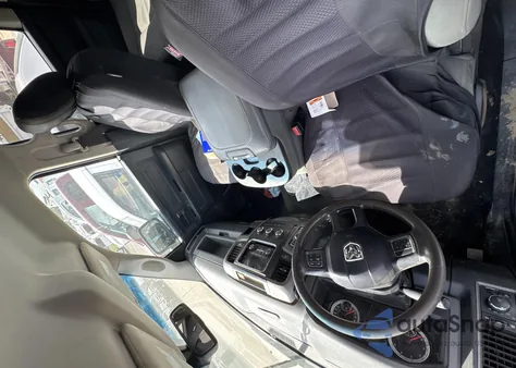 2018 Ram 1500 Express 4X4 6'4 Box from USA, damaged, VIN 1C6RR7FGXJS282588